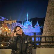 Ofrece cursos de chino e inglés. Maestría en Educación, titulación docente, hablante nativo de chino, inglés B2, español B2